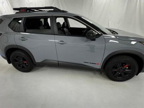Certified 2026 Nissan Rogue SV AWD/4WD image 2
