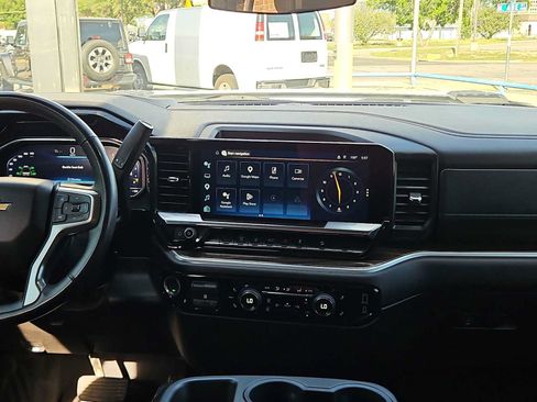 Used 2025 Chevrolet Silverado 2500 LT AWD/4WD image 14