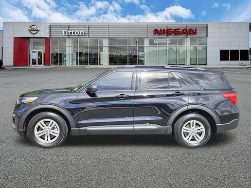Used 2022 Ford Explorer XLT w/ Equipment Group 202A AWD/4WD image 7