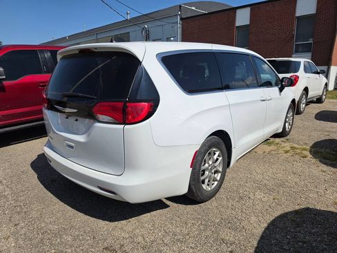 Used 2024 Chrysler Voyager LX FWD image 2