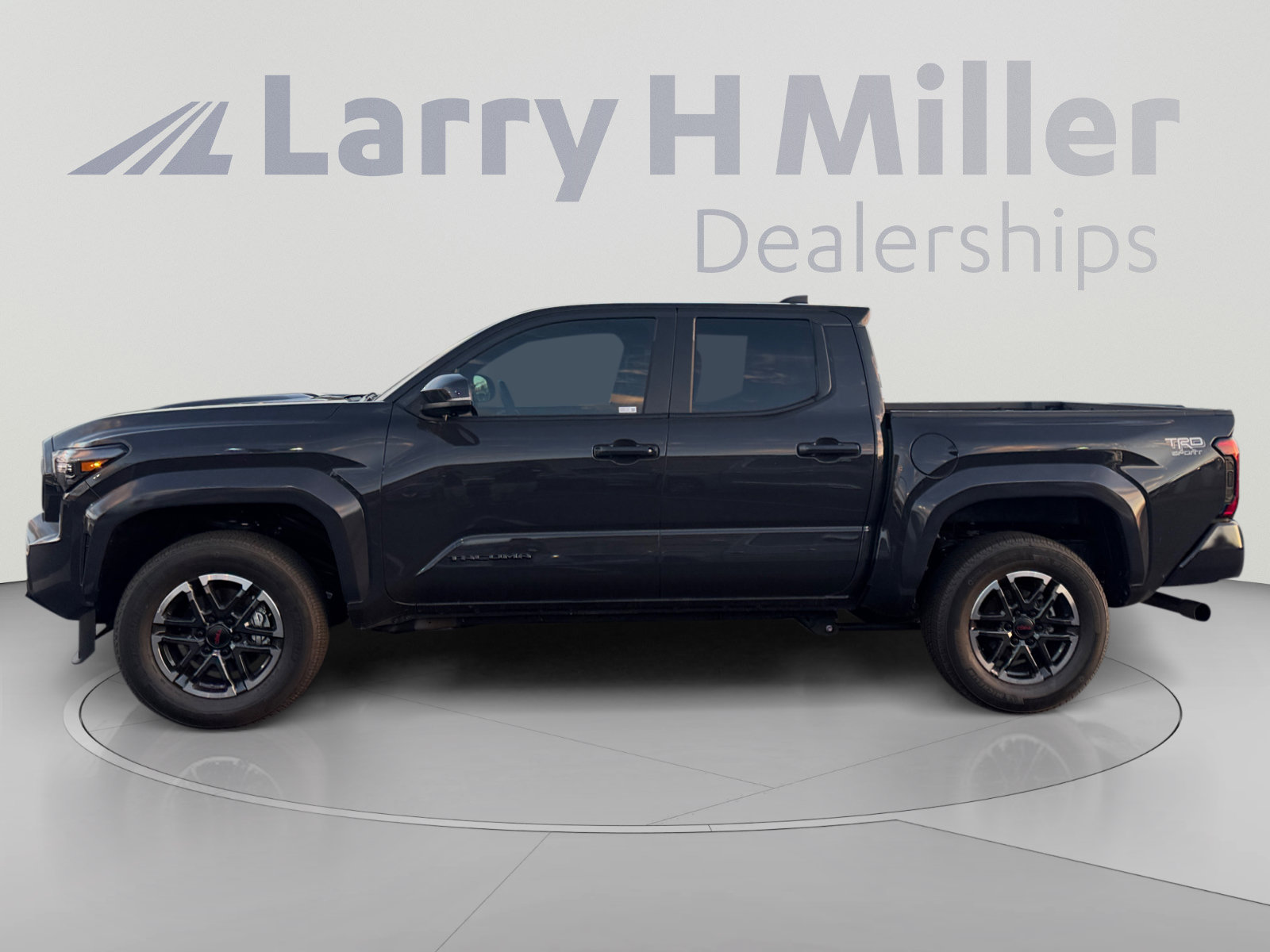Used 2026 Toyota Tacoma TRD Sport w/ TRD Sport Premium Package AWD/4WD image 2