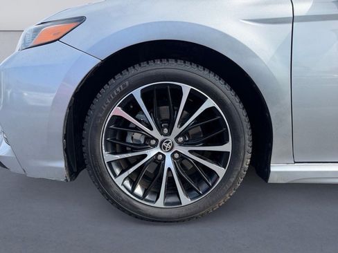 Used 2020 Toyota Camry SE w/ Convenience Package image 9
