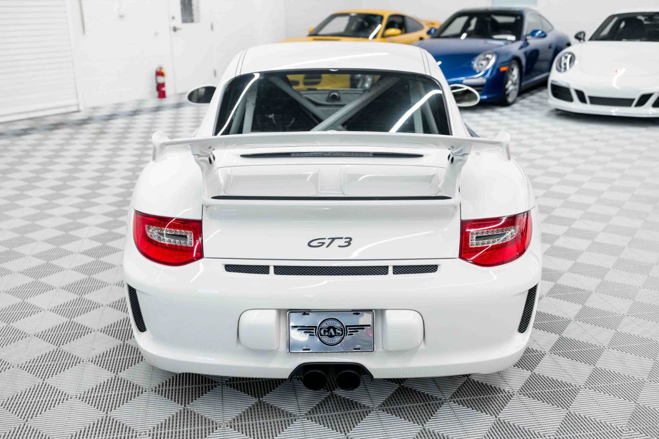 Used 2010 Porsche 911 GT3 RWD image 12