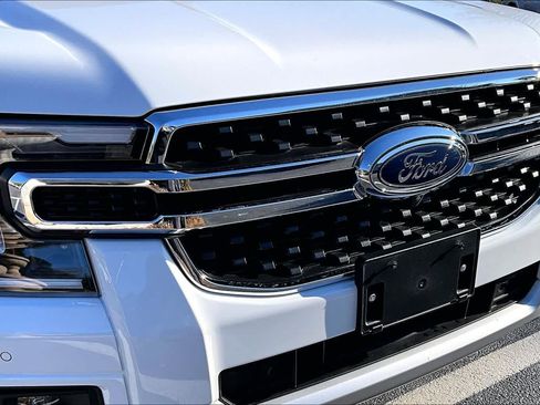 Used 2025 Ford Ranger Lariat w/ Chrome Accent Package image 28