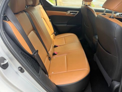 Used 2016 Lexus CT 200h w/ Seat Comfort Package FWD image 17