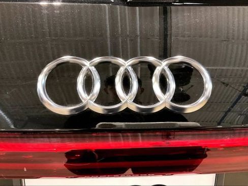 Used 2023 Audi e-tron Premium w/ Convenience Plus Package AWD/4WD image 8
