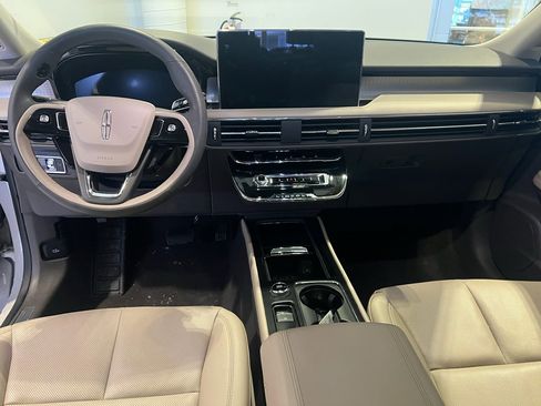 Used 2024 Lincoln Corsair AWD w/ Equipment Group 101A image 7