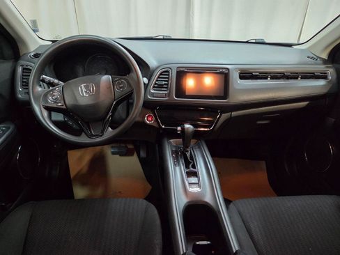 Used 2018 Honda HR-V EX image 19