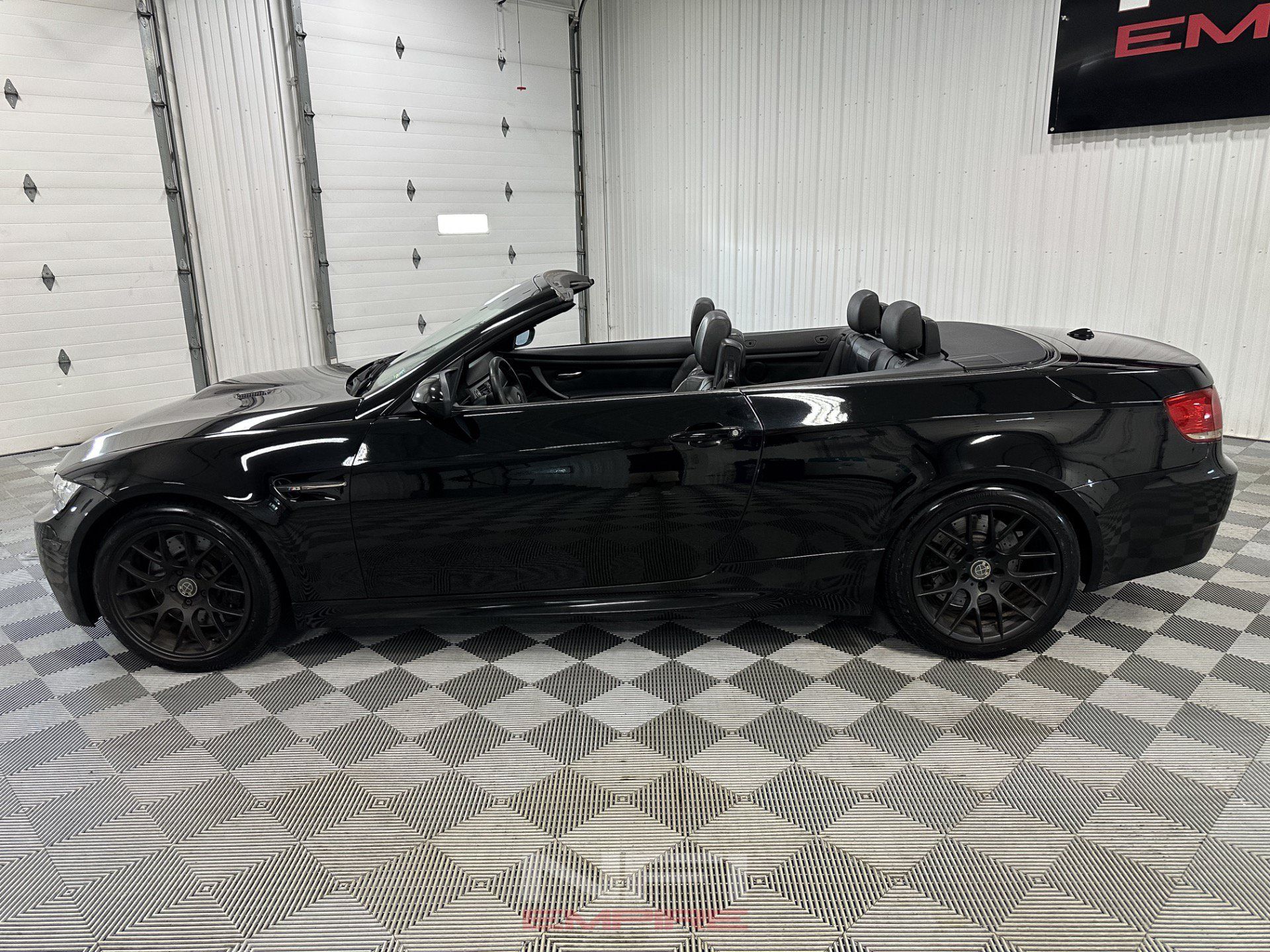 Used 2010 BMW M3 Convertible RWD image 3