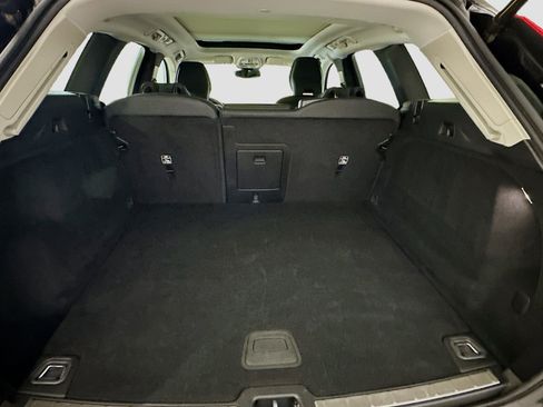 Used 2024 Volvo XC60 B5 Plus image 31