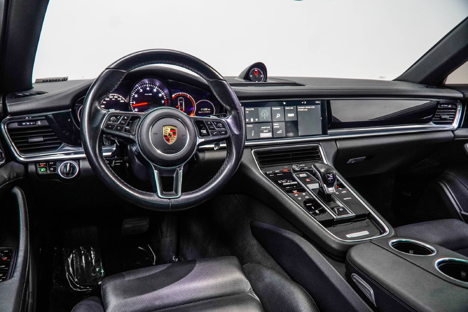 Used 2017 Porsche Panamera 4 AWD/4WD image 20