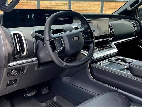New 2026 Ford Expedition Platinum w/ Stealth Appearance Package AWD/4WD image 6