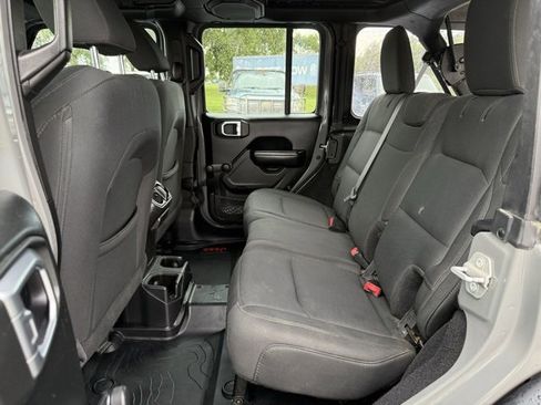 Used 2019 Jeep Wrangler Unlimited Sport image 13