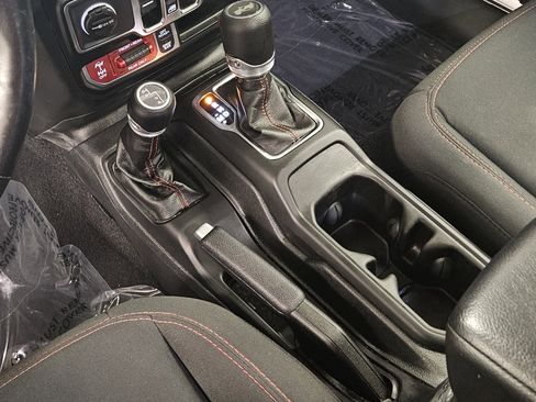 Used 2021 Jeep Wrangler Unlimited Rubicon w/ Cold Weather Group image 30