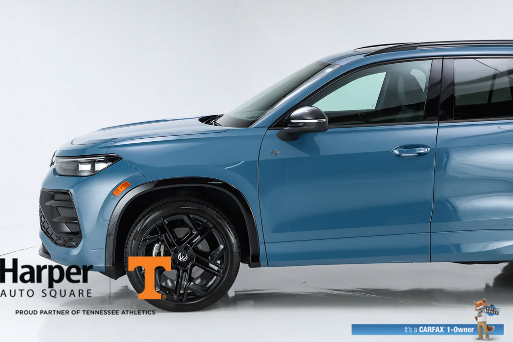 Used 2025 Volkswagen Tiguan SE R-Line AWD/4WD image 42