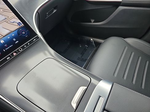 Certified 2025 Mercedes-Benz GLC 300 4MATIC image 27