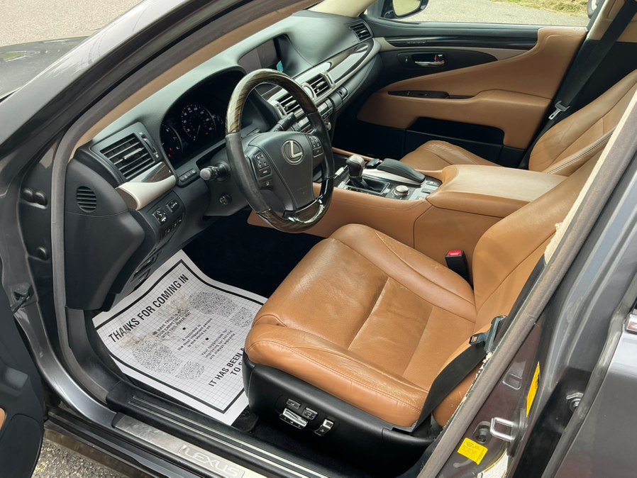 Used 2014 Lexus LS 460 AWD w/ Comfort Package image 16