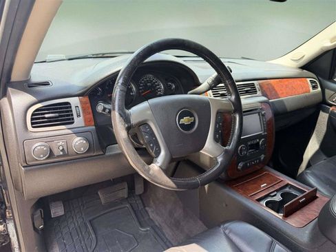 Used 2013 Chevrolet Suburban LTZ AWD/4WD image 11