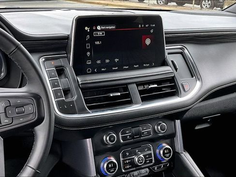 Used 2023 GMC Yukon XL SLT w/ SLT Premium Package image 6