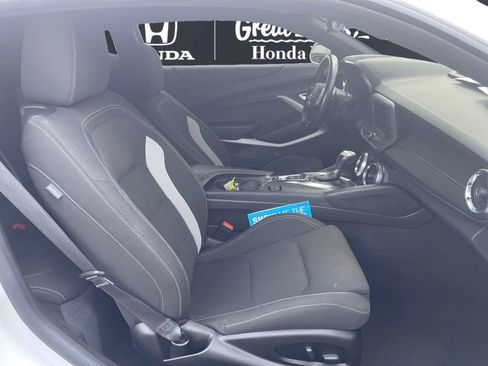 Used 2022 Chevrolet Camaro LT RWD image 15