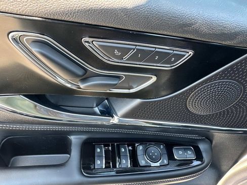 New 2025 Lincoln Corsair Reserve image 11