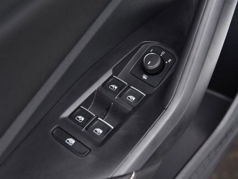 Certified 2025 Volkswagen Jetta Sport image 8