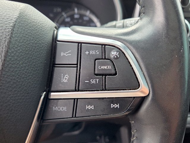 Used 2020 Toyota Highlander XLE FWD image 29