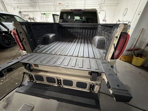 Used 2022 GMC Sierra 1500 AT4 w/ AT4 Premium Package image 26