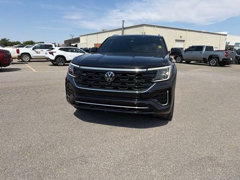 Used 2024 Volkswagen Atlas Cross Sport SEL Premium R-Line AWD/4WD image 2