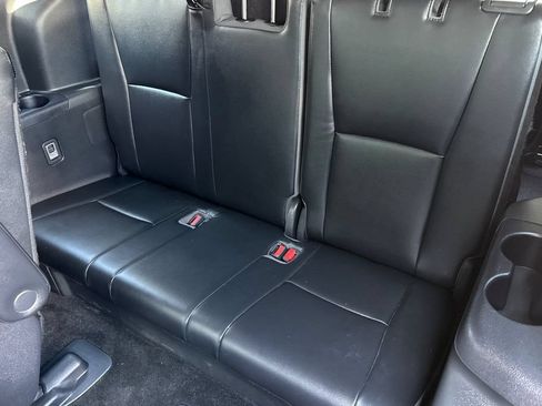 Used 2023 Toyota Highlander XLE FWD image 14
