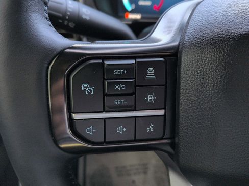 Used 2025 Ford F250 Platinum image 18