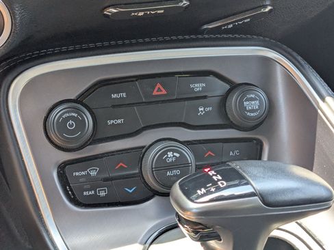 Used 2022 Dodge Challenger SXT AWD/4WD image 23
