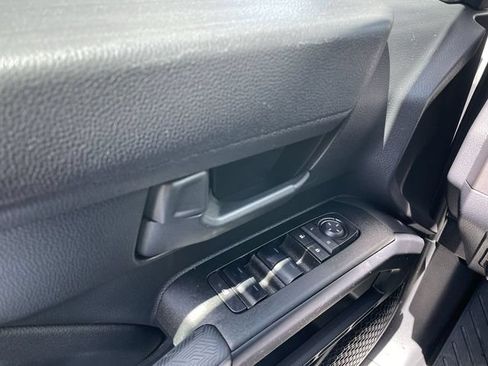 Used 2025 Toyota 4Runner SR5 AWD/4WD image 13