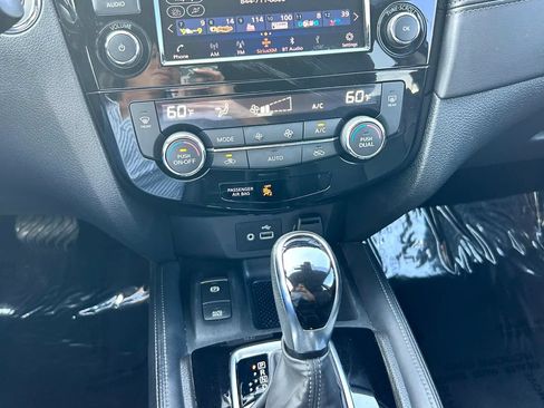 Used 2020 Nissan Rogue SL w/ Premium Package FWD image 12