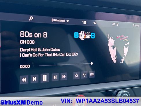 Certified 2025 Porsche Macan image 32