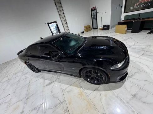 Used 2019 Dodge Charger R/T w/ Plus Group RWD image 5
