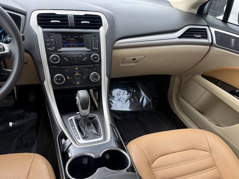 Used 2014 Ford Fusion SE FWD image 7