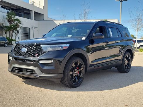 Used 2020 Ford Explorer ST w/ ST Street Pack image 3