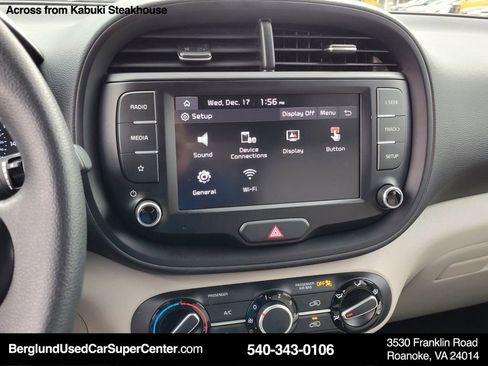 Used 2022 Kia Soul LX image 35