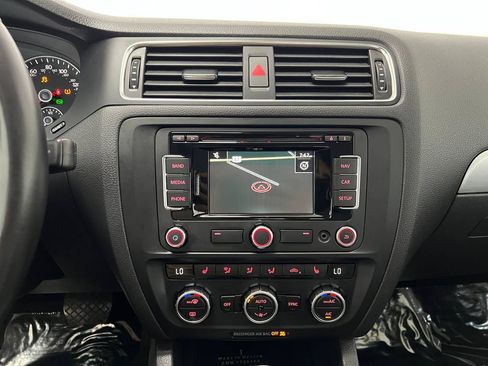 Used 2013 Volkswagen Jetta Hybrid Sedan FWD image 18