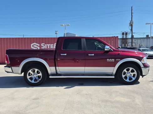 Used 2017 RAM 1500 Laramie w/ Convenience Group AWD/4WD image 7