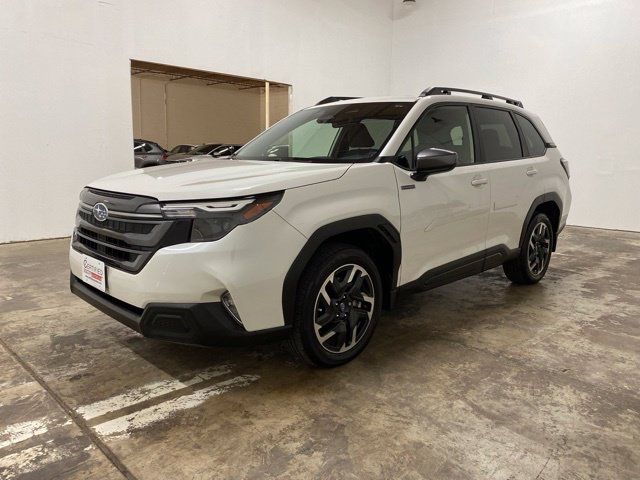 Used 2025 Subaru Forester Premium AWD/4WD image 1