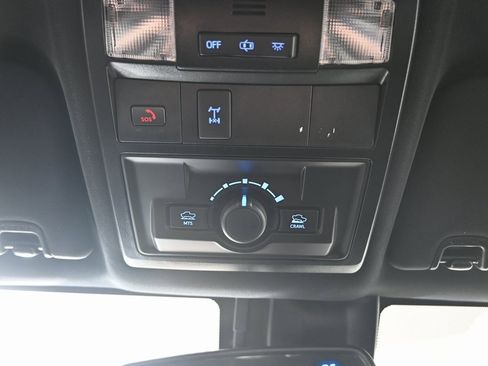 Used 2023 Toyota Tacoma TRD Off-Road image 33