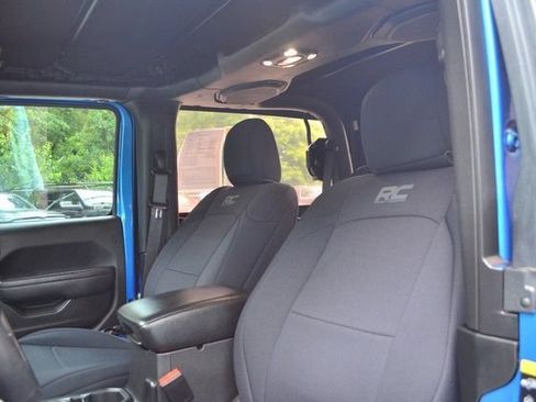 Used 2022 Jeep Wrangler Sport AWD/4WD image 18