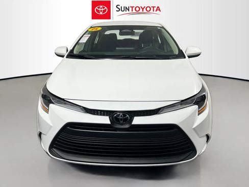 Used 2025 Toyota Corolla LE FWD image 10