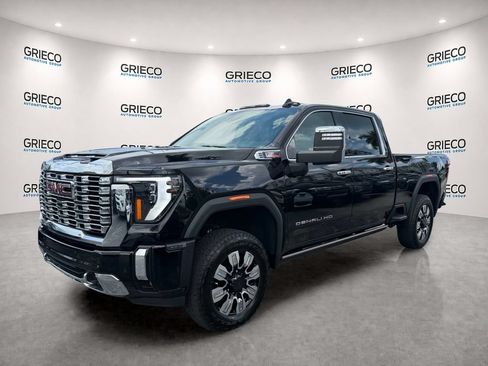 Used 2024 GMC Sierra 2500 Denali w/ Denali Reserve Package AWD/4WD image 3