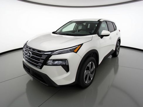 Used 2025 Nissan Rogue SV FWD image 3