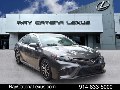 Used 2022 Toyota Camry SE w/ Carpet Mat Package (TMS) AWD/4WD image 3