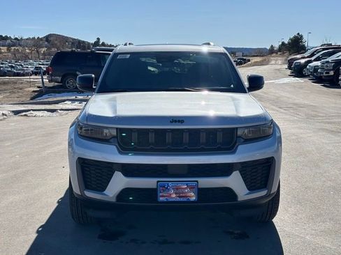 New 2026 Jeep Grand Cherokee 4WD image 9