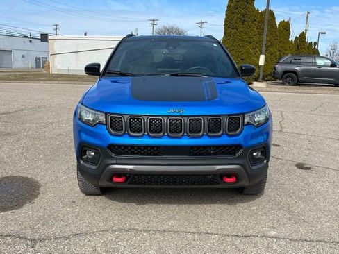 Used 2024 Jeep Compass Trailhawk AWD/4WD image 8